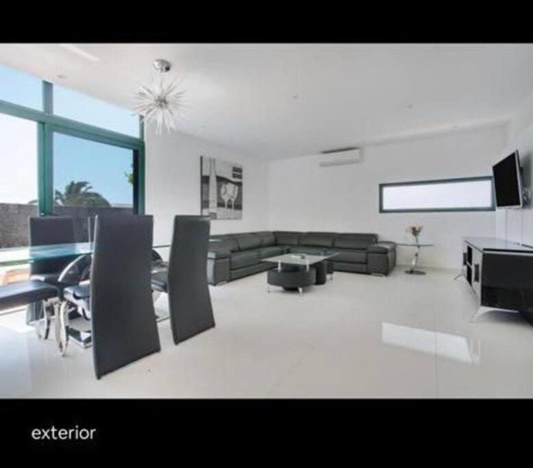 Spacious Private Villa & Private Heated Pool - Villa Sunshine Costa Teguise Exteriér fotografie