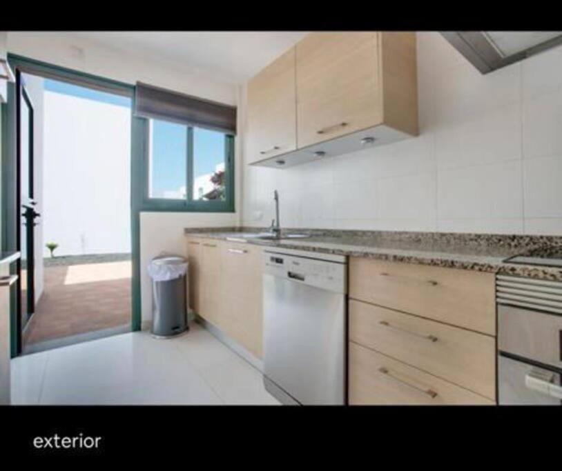 Spacious Private Villa & Private Heated Pool - Villa Sunshine Costa Teguise Exteriér fotografie
